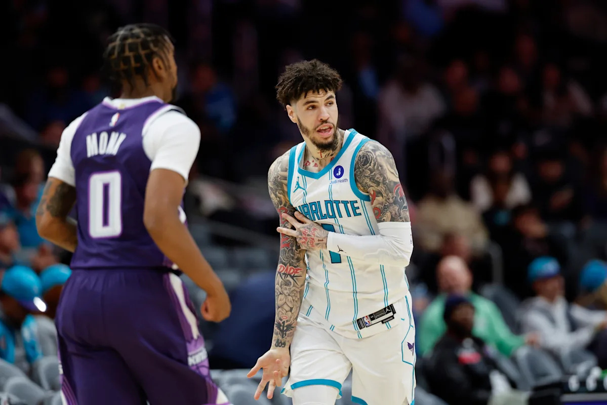 Hornets tie franchise record with 26 3-pointers against Kings team with 10 players out