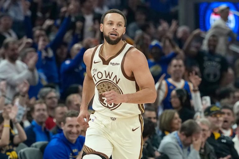 Stephen Curry reportedly hopes to return against Rockets on Sunday