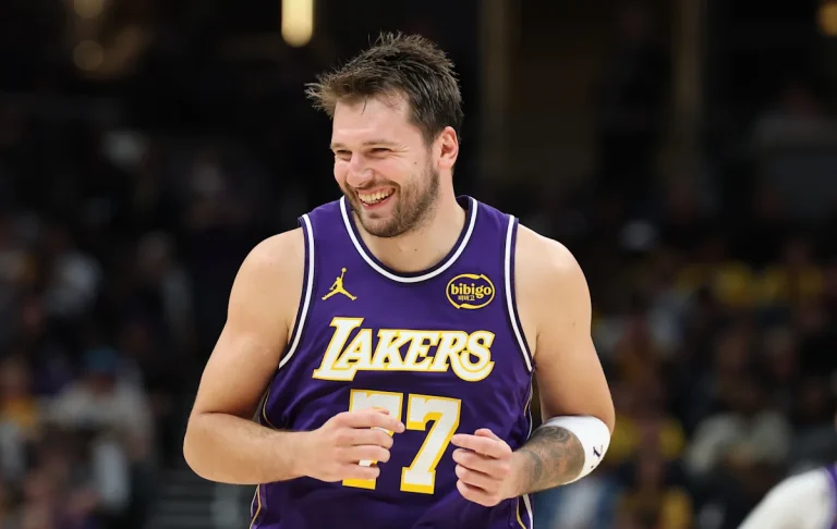 Lakers' Luka Dončić first to average 40 points over 6 road games since Michael Jordan in 1986, as Caitlin Clark snaps photos
